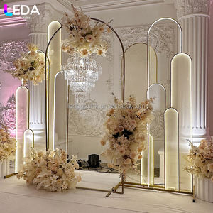 Support de toile de fond LEDA élégant avec cadre doré pour réception de mariage, scène de fête et banquet - Product Image 4