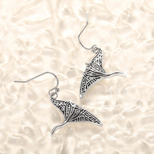 Orecchini Pendenti Vintage a Forma di Manta Ray con Texture, Gioielli di Moda con Motivo Animale per Donne - Product Image 5