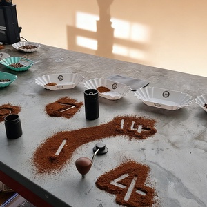 เครื่องบดกาแฟแบบพกพาสำหรับการเดินทางและตั้งแคมป์ เครื่องบดเมล็ดกาแฟมือหมุนระดับมืออาชีพ ราคาโรงงาน - Product Image 6
