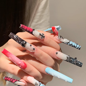 Faux ongles artisanaux <span class=keywords><strong>French</strong></span> Tip 3D avec breloques <span class=keywords><strong>pour</strong></span> <span class=keywords><strong>manucure</strong></span> de fête à coller (Press-Ons) - Product Image 1