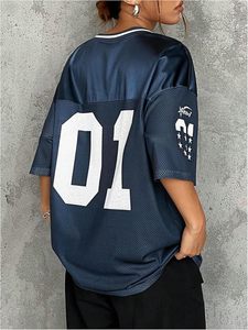 Maillot de football personnalisé pour femme Y2K avec motif graphique et numéro, col en V oversize, manches courtes, style streetwear mignon, 100 % polyester - Product Image 2