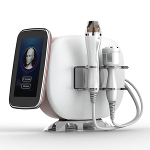 Appareils de radiofréquence fractionnée à or <span class=keywords><strong>pour</strong></span> le visage, à prix de gros, avec fonction marteau froid, <span class=keywords><strong>pour</strong></span> l'élimination des rides, le raffermissement cutané et le traitement des <span class=keywords><strong>cernes</strong></span> (normes UE) - Product Image 2