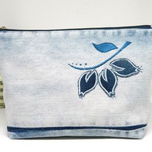 Sacs à maquillage écologiques en denim recyclé, portables, durables, légers, personnalisés avec broderie et impression, sac organisateur de cosmétiques avec fermeture éclair - Product Image 1