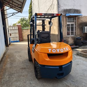 Montacargas Diésel <span class=keywords><strong>Toyota</strong></span> FD35 Usado, <span class=keywords><strong>3.5</strong></span> Toneladas, Operación con Asiento, para Exteriores, Montacargas de Combustión Interna Japonés - Product Image 3