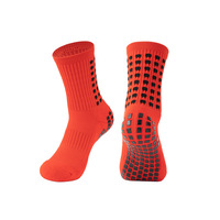 Vente en gros de nouveau logo personnalisé Chaussettes antidérapantes de football pour hommes et femmes pour l'extérieur et le sport