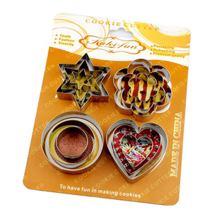 Juego de Moldes para Hornear de 12 Piezas, Cortadores de Galletas de Acero Inoxidable con Forma de Corazón, Estrella, Flor y Redondos para Galletas Artísticas Navideñas y Fondant - Product Image 4