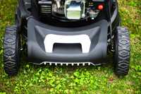 Tondeuse à gazon autotractée à 4 temps haute puissance, largeur de coupe de 22 pouces, alimentée à l'essence pour la tonte des pelouses