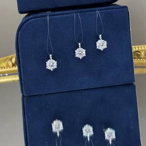 Collier élégant et durable en or blanc 18 carats avec diamant de laboratoire 1 carat, chaîne minimaliste en fil de pêche, brillant et raffiné - Product Image 3