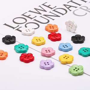 Nút thủ công nhựa 4 lỗ với thiết kế hoa, không chì, nhuộm, phẳng cho đồ trang trí vặt - Product Image 5