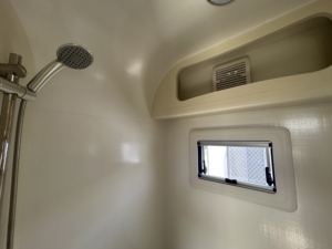 XISHUNLONG 690 Solar Pro, caravane de voyage moderne à double essieu en aluminium pour 4 personnes, hors réseau, <span class=keywords><strong>camping</strong></span>-<span class=keywords><strong>car</strong></span>, 200 1000W, <span class=keywords><strong>camping</strong></span>-<span class=keywords><strong>car</strong></span> - Product Image 4