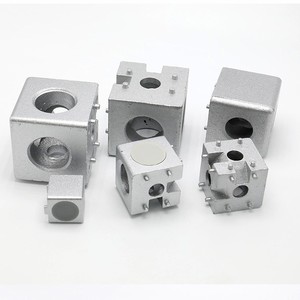 Connecteurs de profilés en aluminium à deux voies et à trois voies 2020 3030 4040, norme européenne pour l'assemblage de cadres d'extrusion - Product Image 3