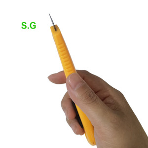 Couteau à découper électrique avec lame à rupture de 18 mm, manche en plastique - Product Image 3