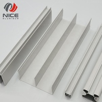 Profil en alliage d'aluminium série 6000 à prix direct usine avec service de découpe pour cadres de portes vitrées de placards