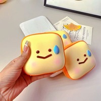 Jouet Squishy Smiley Toast à Rebond Lent en PU, Simulation Alimentaire, Anti-stress pour Décoration de Bureau et Cadeaux de Fête