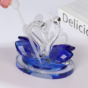 Ornement de voiture Cygne en cristal étincelant, thème animal en verre, décoration glamour Hollywood pour mariage et maison - Product Image 4