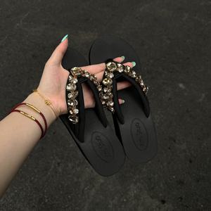 صندل نسائي جديد لعام 2025 بتصميم باروكي عالي الرقبة، نعل سميك من مادة EVA مضاد للانزلاق، مناسب للصيف والشاطئ - Product Image 1