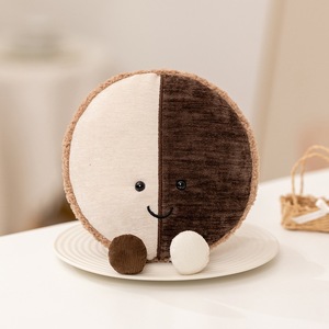 Juguetes Pequeños de Peluche Súper Suaves Diversión Té DE LA Tarde Pudín Pastel Crujiente Negro Blanco Galleta Felpa Comida Juguete para Regalos - Product Image 6