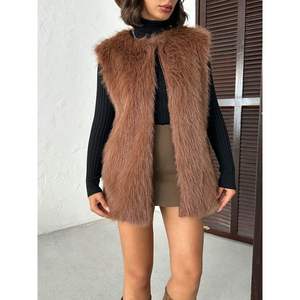 Gilet matelassé d'hiver Topshow en fausse fourrure tricotée avec col à capuche, grande taille, logo personnalisé, longueur courte, vente en gros - Product Image 4