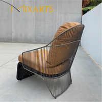 Chaise longue d'extérieur colorée en acier inoxydable avec structure en corde tressée pour jardin, hôtel, balcon