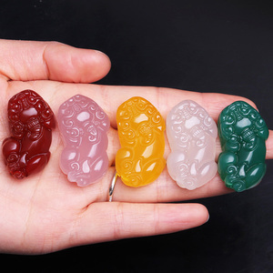 Commercio all'ingrosso cina stile pietra preziosa naturale donne gioielleria raffinata agata di ghiaccio calcedonio giada verde <span class=keywords><strong>PI</strong></span> Xiu ciondolo volpe a nove code per uomo - Product Image 2