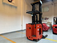 Chariot à mât rétractable entièrement électrique GP de 1,6 tonne avec fourches à double portée et moniteur sans fil