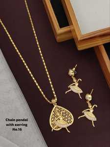 Conjunto de Collar y Pendientes con Colgante de Corazón Bañado en Oro y Perla de Agua Dulce para Mujer, Regalo de Boda Hindú - Product Image 1