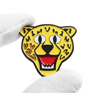 Chaud doux dur émail broche personnalisé dessin animé alliage métal Badge or argent 3D tigre poulet chat Animal Anime émail broches esprit magnétique - Product Image 2