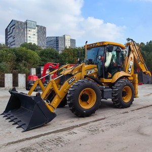 Chargeuse-pelleteuse Caterpillar CAT 420F d'occasion en bon état de marche, 4 roues motrices, moteur CAT d'origine - Product Image 2
