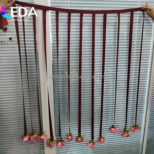 Cortinas de techo lisas personalizadas LEDA con cinta de flores artificiales y cuentas para decoración de techos de boda, empaquetadas en cajas. - Product Image 1