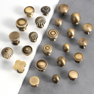 Hiện đại đơn giản Brass cửa tủ ngăn kéo xử lý phong cách Thời Trung Cổ lỗ duy nhất BRONZE cho tường Tủ rượu chế tạo dịch vụ - Product Image 1