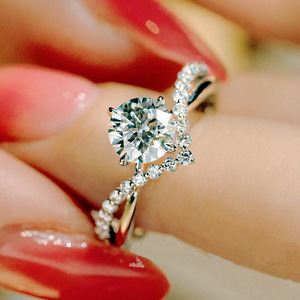 Anello di Fidanzamento a Corona a Forma di V per Donne, Stile Principessa, Gioiello da Dito per Matrimonio, Regalo Quotidiano - Product Image 2