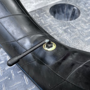 ยางในคุณภาพสูง KUMA ผลิตจากยางบิวทิล ขนาด 6.50-16 7.00-16 พร้อมวาล์ว TR75A สำหรับรถบรรทุกขนาดเล็กและรถกระบะ ผลิตในเวียดนาม - Product Image 5