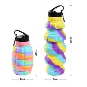 Pochette de bouteille d'eau pliable rétractable en forme de grenade en silicone de qualité alimentaire avec <span class=keywords><strong>mousqueton</strong></span> à crochet G0035 - Product Image 1