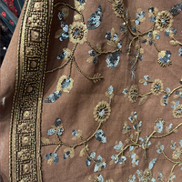 Tissu de luxe en lin et coton brodé de perles et de paillettes bicolores marron moutarde, résistant, pour robes, gowns et jupes