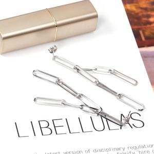 ต่างหูยาวดีไซน์เกาหลีปี 2022 ลายเรขาคณิต โลหะหรูหรา สำหรับผู้หญิง - Product Image 6