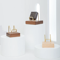 Le présentoir sur pied en bois multifonctionnel moderne le plus vendu pour les magasins de détail et la décoration intérieure