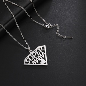 Super Mama Collier pour <span class=keywords><strong>Parents</strong></span> Anniversaire À La Mode Anime Collier Bijoux Femmes Fête Des Mères <span class=keywords><strong>Cadeau</strong></span> En Gros - Product Image 4
