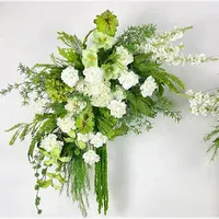 Kunstzijde witte roos pioenroos groene blad bloemrijke rij tafel vloer bruiloft ceremonie boog gang decoratie