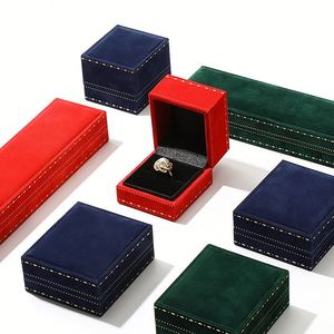 Caja de Joyería Cuadrada de Terciopelo con Logotipo Personalizado en Stock, Organizador para Mujer, Regalo Perfecto - Product Image 3