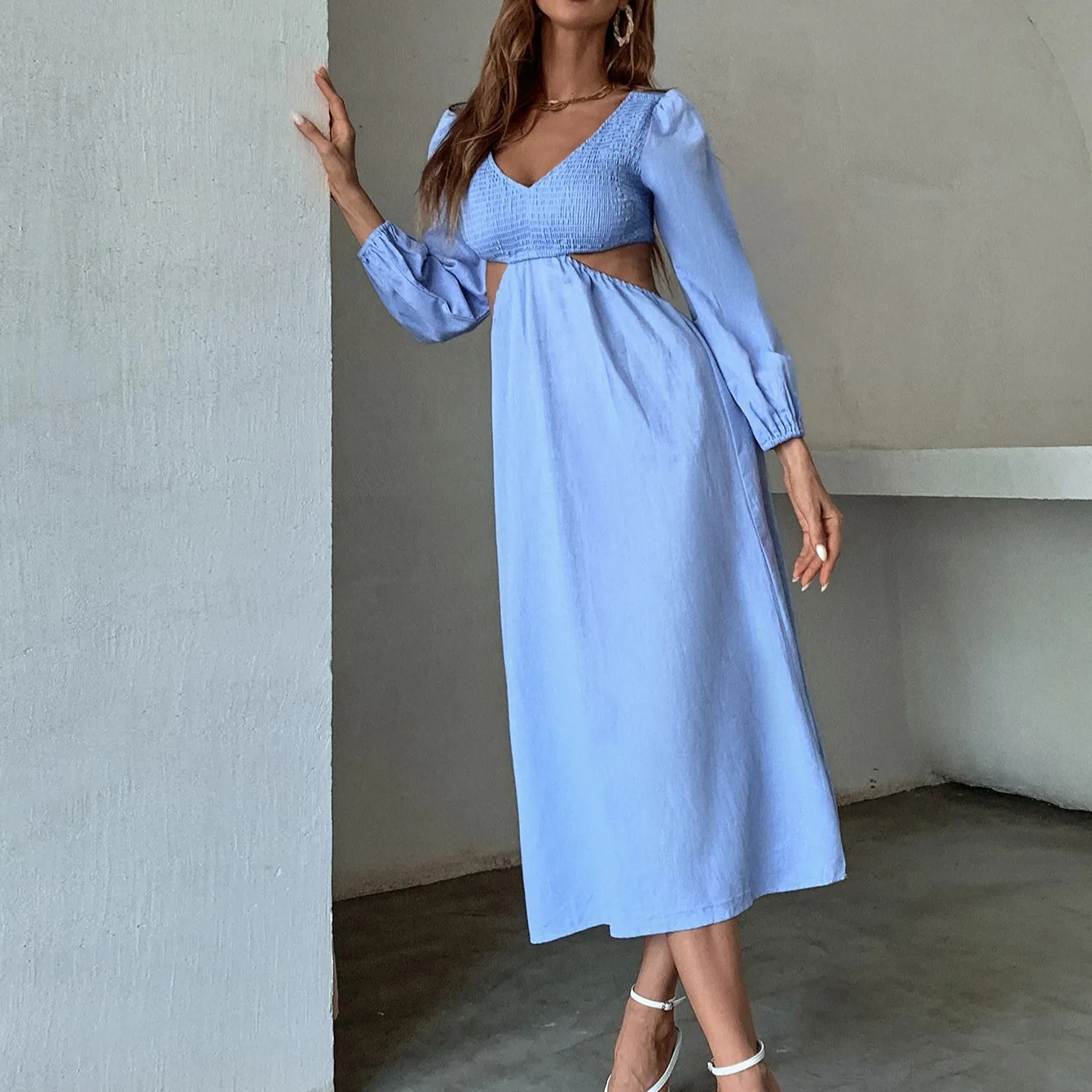 स्प्रिंग फ़ैक्टरी कीमत लड़कियों के कपड़े वेस्टिडोस सुरुचिपूर्ण महिला एचएसडी शिर्रेड कट आउट कमर बिशप स्लीव कैज़ुअल ड्रेस