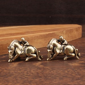 Figura de caballo de latón con jinete, 2 piezas, decoración de mesa, escultura de animal del zodíaco chino - Product Image 1