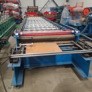 In <span class=keywords><strong>China</strong></span> Hergestellte Farbstahl-Fliesenformmaschine Rollladenmaschine Bambus-Glasur-Herstellungsmaschine - Product Image 3