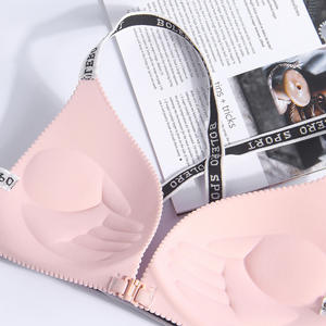 Sujetador deportivo sin costuras para mujer, de talle bajo, push-up, transpirable, con tirantes cruzados en la espalda y diseño de espalda cruzada, con letras en inglés. - Product Image 3