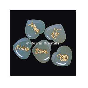 Set de Reiki con forma de corazón de Aventurina verde: Juego de siete chakras - Product Image 1
