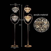 Lampe sur pied de luxe moderne en acrylique et cristal LED, alimentée par courant alternatif, pour accessoires de mariage, décoration de fête et centre de table, personnalisable