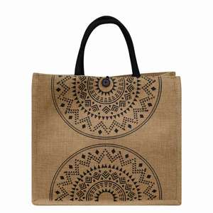 Sac fourre-tout réutilisable en jute pour la plage avec logo personnalisé et poignées noires - Product Image 4