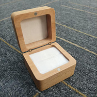 Boîte à bagues en bois de hêtre avec logo personnalisé avec doublure en velours, double fente carrée, forme rectangle