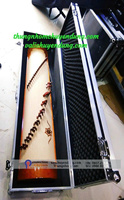 Flight case en contreplaqué durable avec 4 roues robustes et poignées pour la protection des équipements audio techniques et des consoles de mixage.