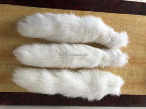 Vendita all'Ingrosso di <span class=keywords><strong>Pelliccia</strong></span> di Coda di <span class=keywords><strong>Volpe</strong></span> <span class=keywords><strong>Argentata</strong></span> di Alta Qualità per Abbigliamento e Artigianato - Product Image 5