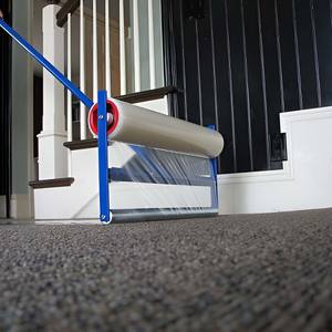 <span class=keywords><strong>Film</strong></span> de protection transparent en plastique pour tapis, longueur 50 m, avec adhésif PE simple face pour la protection des sols et le masquage - Product Image 1